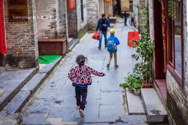 9月去正好！適合小住幾日的8座絕美古鎮，人少景美，清幽安逸