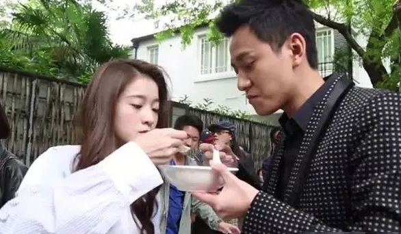 網劇《墨白》官宣開機，張雪迎首搭畢雯珺，演繹跨次元甜寵劇