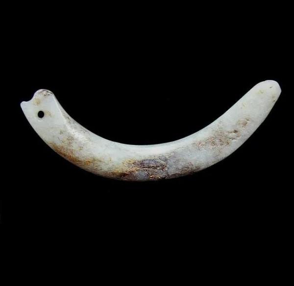 日本天皇的祖傳玉器“勾玉”之淵源考 日本天皇的祖傳玉器“勾玉”之淵源考