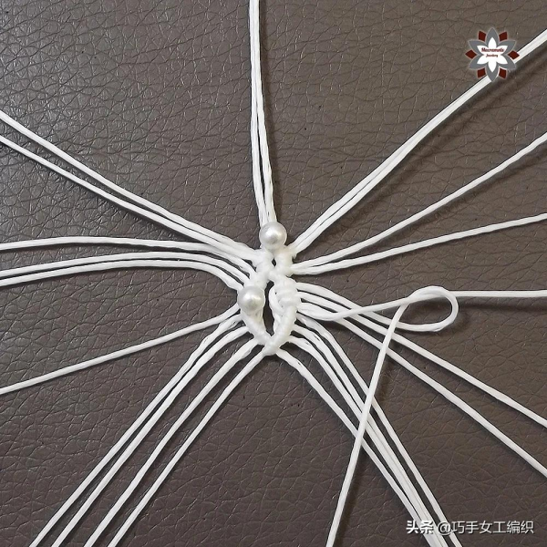 用繩子就能編出漂亮的雪花，超詳細的教程，一步一步教你編