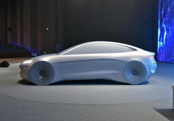 比亞迪全新概念車亮相，外觀很前衛科幻，續航可達1千公里