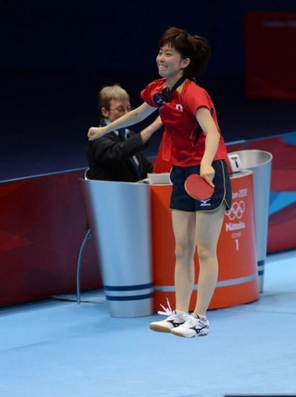 美女石川佳純喜愛中國，深戀馬龍，在乒壇傳為佳話