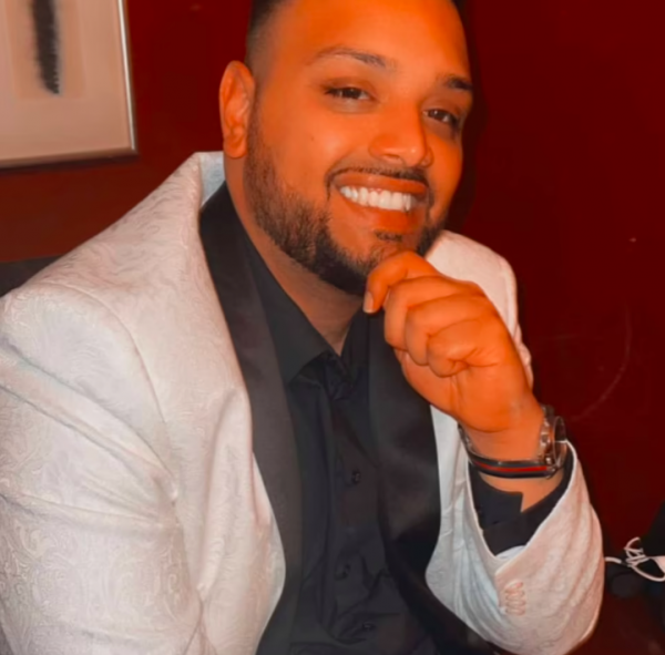 美頂流歌手演唱會煽動狂歡致8人被踩死!目擊者:他邊唱邊看人死 美頂流歌手演唱會煽動狂歡致8人被踩死!目擊者:他邊唱邊看人死