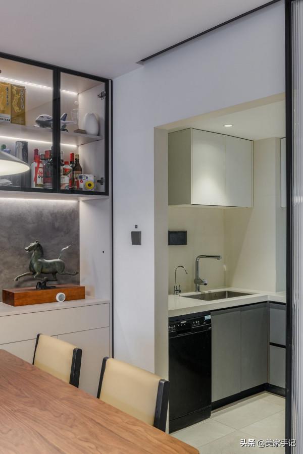 北京夫妻123㎡的家，因巧妙佈置而走紅網路，不要電視牆太香了