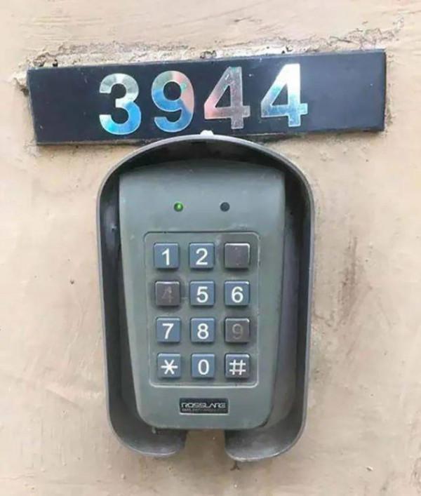 30張時間磨損照,旅行者徒步一年變化驚人,水滴八百年即可穿石 30張時間磨損照,旅行者徒步一年變化驚人,水滴八百年即可穿石