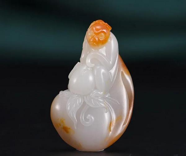 籽料原石與雕刻後的籽料，那個更具體有收藏價值