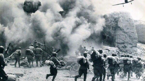 1931年，地下黨員侯鏡如失聯後成國軍司令，後在遼瀋戰役立下奇功