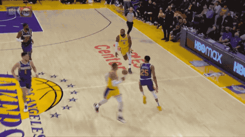 湖人又崩了，老炮攻防兩端拿捏詹瓜！鵜鶘再現勇士電梯門戰術