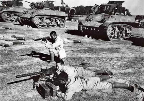 一個軍裝備4000多挺衝鋒槍！日軍上來拼刺刀，直接橫掃過去