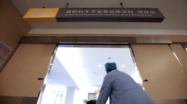 體重僅1.72公斤！呼吸窘迫、急性腎衰、心臟驟停！31周早產兒的“生命闖關”