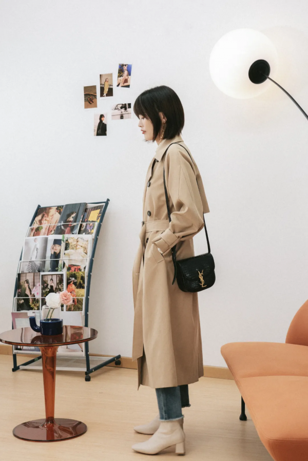 現在的品牌怎麼回事,這衣服也能賣2千? 現在的品牌怎麼回事,這衣服也能賣2千?