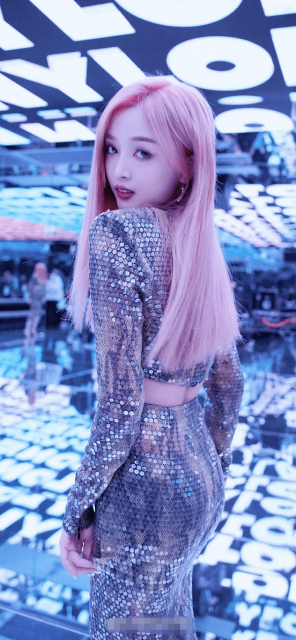 整過牙的女明星，楊冪、楊穎都整過牙，劉濤的牙最貴花費300萬