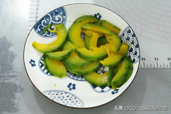 金燦燦的南瓜餐包,包你一口就愛上 金燦燦的南瓜餐包,包你一口就愛上