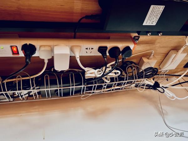 來分享 5 位作者好看又高效的桌面佈置