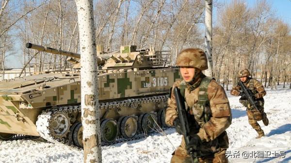 踏飛雪礪精兵 真抓實訓鑄利刃 踏飛雪礪精兵 真抓實訓鑄利刃