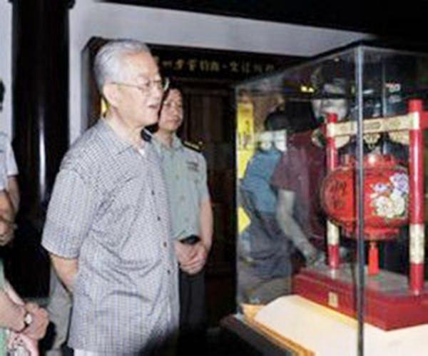 一通訊員16歲參軍，歷經38年曆練，從上尉晉升為上將，他是誰