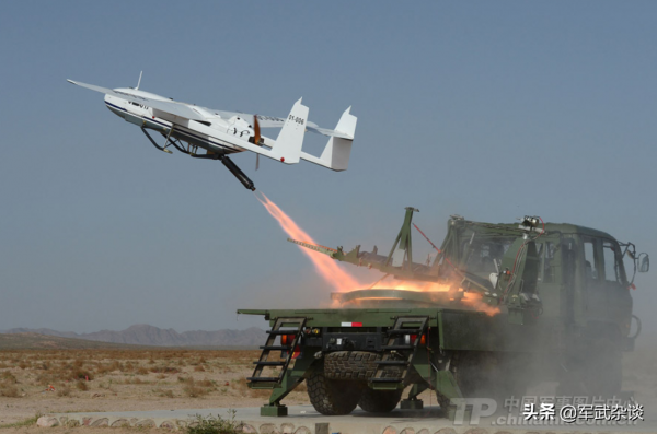 2022年了，中國陸軍還用牽引式火炮？讓每門火炮“帶輪子”是趨勢