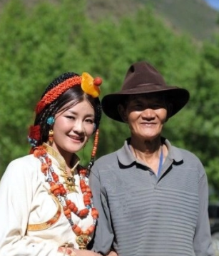 半生苦難，半生幸福，降央卓瑪和婆婆處成母女，明目張膽幫孃家