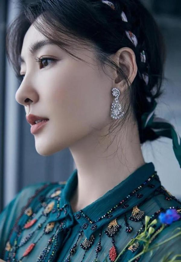 素顏女神王麗坤卸妝完成，真人和化妝前到底差多少