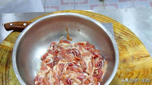 廚師長分享孜然羊肉做法,不用嫩肉粉,羊肉照樣滑嫩入味 廚師長分享孜然羊肉做法,不用嫩肉粉,羊肉照樣滑嫩入味