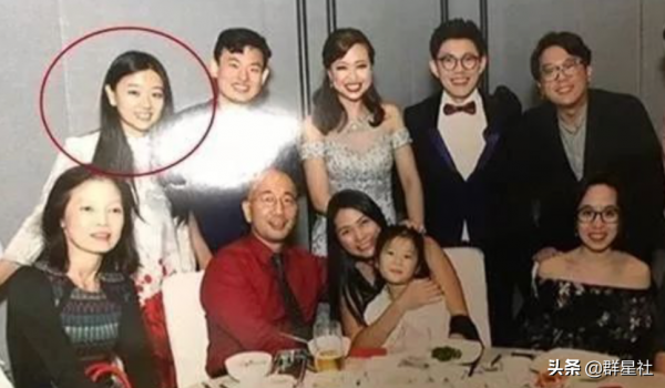 還記得《還珠》裡的“小鴿子”嗎？6歲入行，13歲隱退，31歲出家