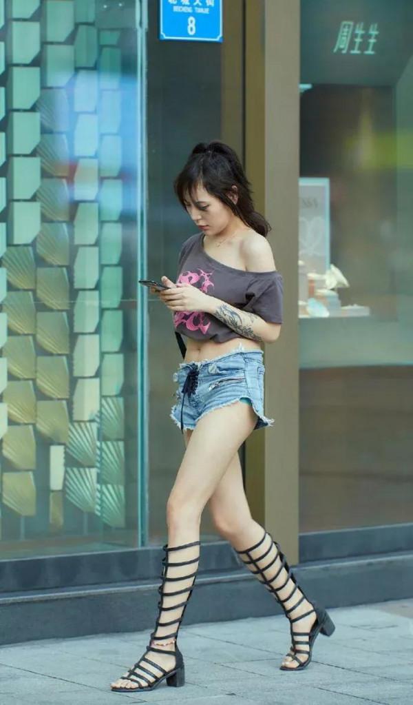 秋裝怎麼搭配更好看?學街拍達人的穿法,時髦顯瘦又洋氣 秋裝怎麼搭配更好看?學街拍達人的穿法,時髦顯瘦又洋氣