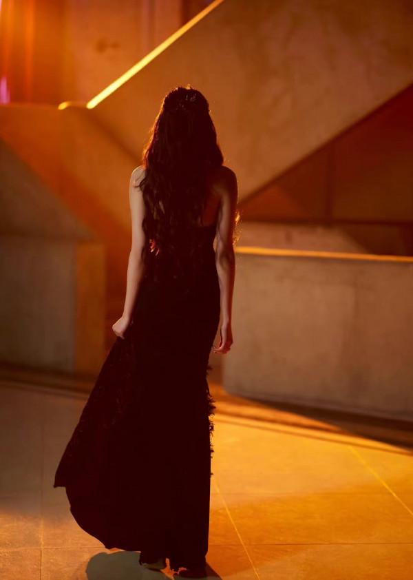 關曉彤再一次驚豔成紅毯大贏家!兩身禮服全部曝光,今晚發揮穩定 關曉彤再一次驚豔成紅毯大贏家!兩身禮服全部曝光,今晚發揮穩定