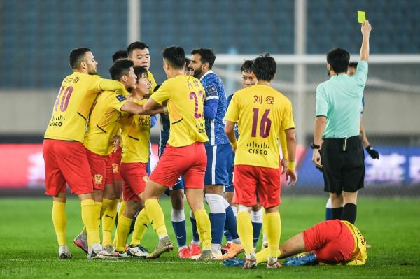 足協盃-河南隊點球大戰6-5總比分7-6淘汰四川九牛,晉級4強 足協盃-河南隊點球大戰6-5總比分7-6淘汰四川九牛,晉級4強