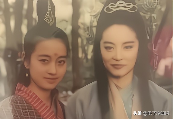 馬伊琍林青霞28年前合影，17歲的可愛美麗，39歲的溫婉大方