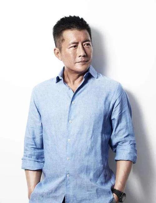 都說山東盛產美男子，這13位魯籍男星，個個五官端正，英氣逼人