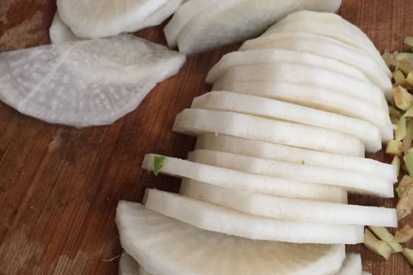 冬季養生法則，潤肺滋陰吃四寶，還要記住“3防”和“3養”