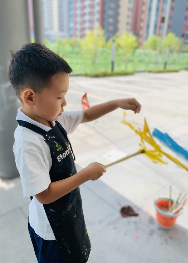 厲害了我的國，伊頓孩子獻禮祖國