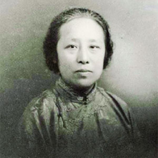 何香凝追悼會，朱德主持、宋慶齡致悼詞，臨終遺願：不火化遺體