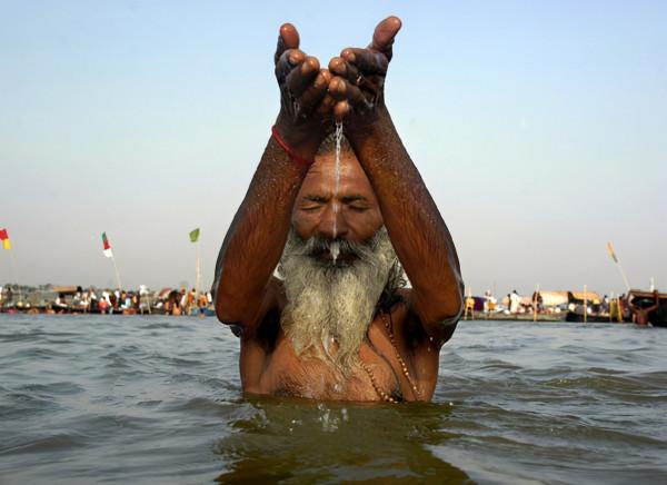 引印度軍方介入調查的苦行僧:自13歲不吃不喝持續77年,如何做到 引印度軍方介入調查的苦行僧:自13歲不吃不喝持續77年,如何做到