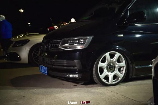 屬於iAcro的平安夜是什麼畫風？