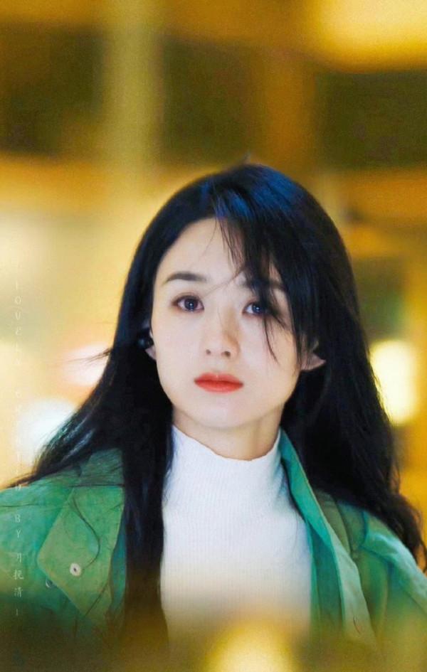 趙麗穎新劇《野蠻生長》低調開拍，和歐豪腳踏車路透氛圍感十足