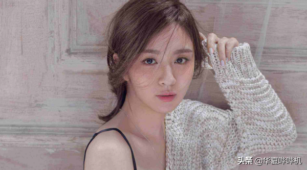 被傳與胡歌秘密結婚，被經紀人懟混得差，王曉晨經歷了什麼？