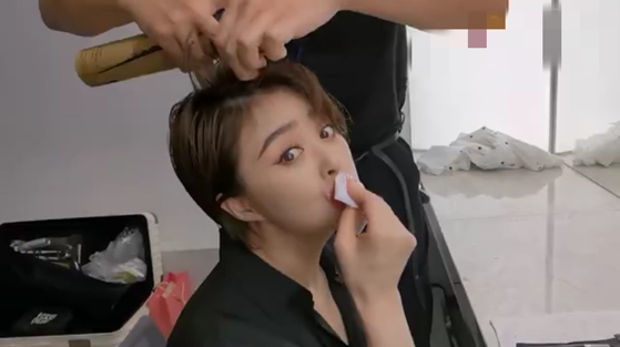 蔣欣瘦了就自信爆表!鏡頭下卸妝面板狀態好到爆,穿黑衣真顯瘦 蔣欣瘦了就自信爆表!鏡頭下卸妝面板狀態好到爆,穿黑衣真顯瘦