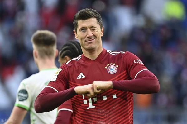 德甲-拜仁4-1逆轉墊底隊繼續領跑 萊萬梅開二度 穆勒造烏龍