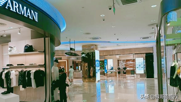 逛一逛海口免稅店，看看能買些什麼，能享受什麼優惠政策