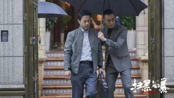 《掃黑風暴》譚凱：未學表演，為單身老媽回家鄉，48歲不強求愛情