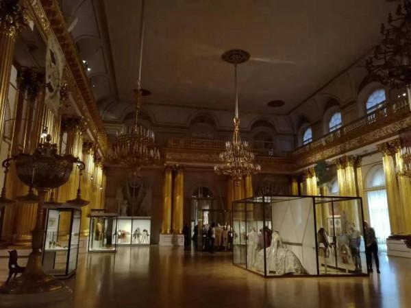 冬宮的主題展：18世紀亞力山大沙皇時代的服飾