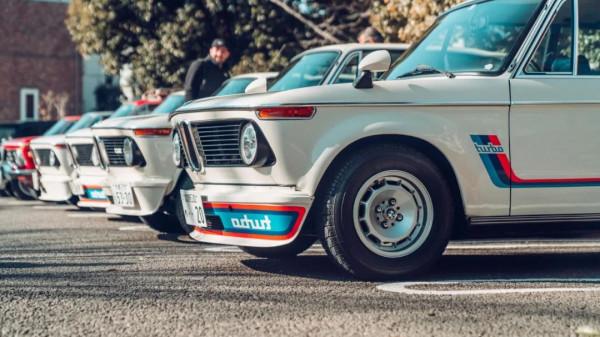 第一款使用渦輪增壓的量產寶馬車，1974年寶馬2002 Turbo