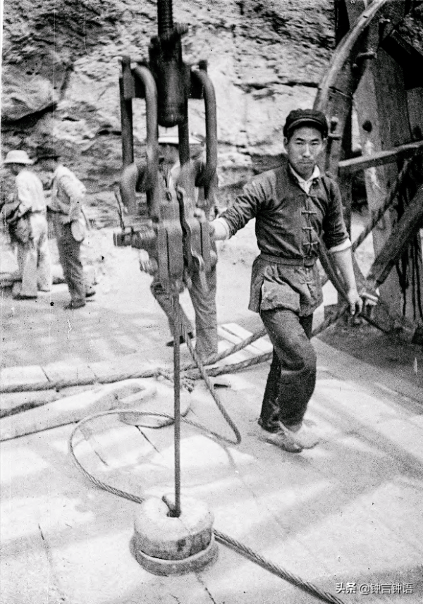 抗戰期間，八路軍在陝北，竟有模有樣地搞起了石油工業