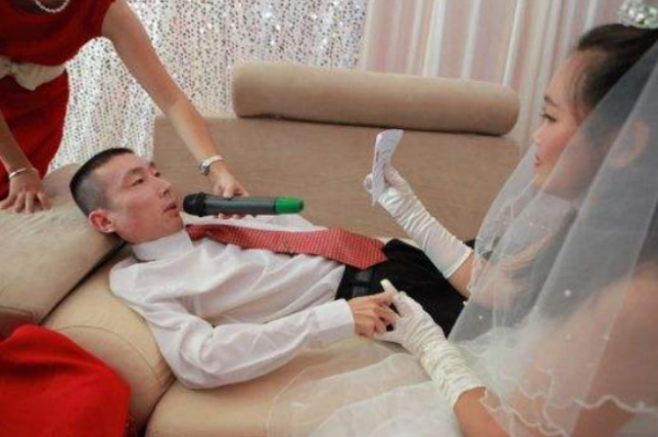 馬來西亞美女不顧父母勸阻,嫁給河北癱瘓小夥,8年過去怎麼樣了 馬來西亞美女不顧父母勸阻,嫁給河北癱瘓小夥,8年過去怎麼樣了