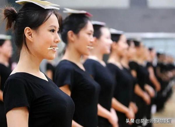 這3個動作幫你改善圓肩、駝背、頭前探