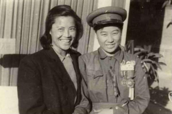 郭俊卿：14歲剃光頭參軍，5年不脫衣睡覺，身份曝光被毛主席接見