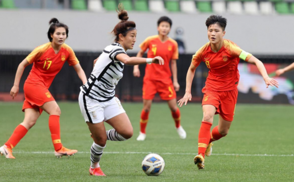 中國女足逆轉奪冠，將不可能變為可能，網友：是國人的驕傲