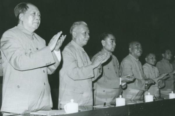 毛主席作報告，陳賡卻突然衝上臺，原因讓料事如神的主席也想不到