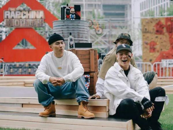 國慶出行，別再穿「旅遊鞋」了！這7款經典又百搭，關鍵還不磨腳